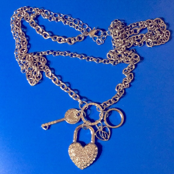 HOLD—Beautiful necklace, great shine and sparkle! - Picture 2 of 4